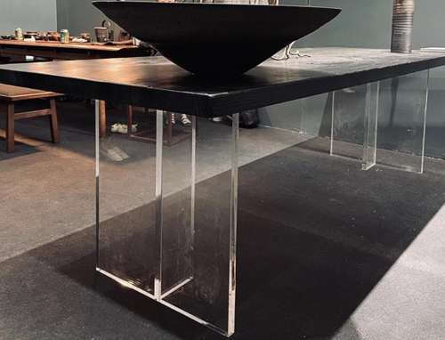 亞克力板與鋼化玻璃板有什么區(qū)別？